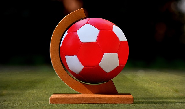 巴黎圣日耳曼梅西助攻内马尔进球